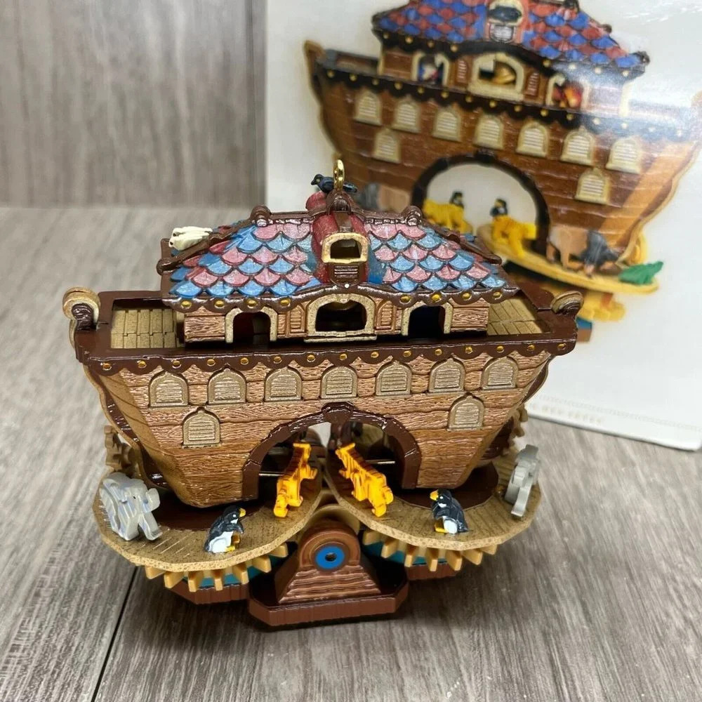 2006 Hallmark Keepsake Noah's Ark Handcrafted Christmas Ornament - Picture 3 of 11